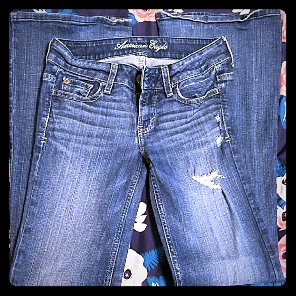 American Eagle distressed jeans